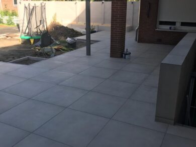 Gartenterrasse gepflastert