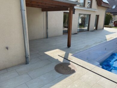 Gepflasterte Terrasse